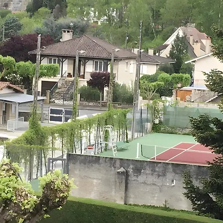 펜션 La Maison Du Tour De *